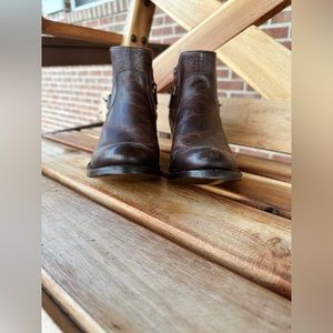Size 7.5 J.B. Dillon Ankle Boots